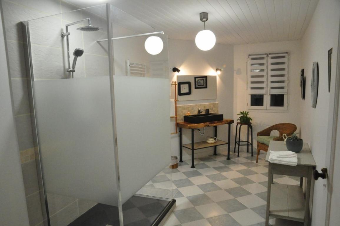 Le Hangar Saint-Jean-dʼAngély 외부 사진